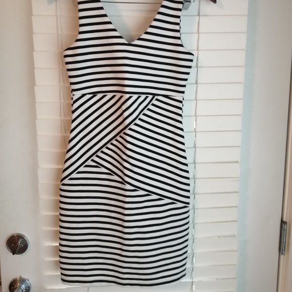 Vero Moda Striped White and Navy Blue Dress - Picture 1 of 2
